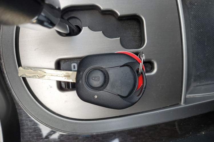 Used SsangYong Rexton W 2014 2.0T Two-Wheel Drive Elite Navigation Version with 5 Seats
