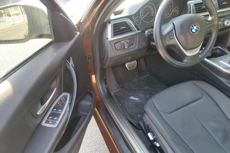 Used BMW 3 Series 2016 320i Fashion Model
