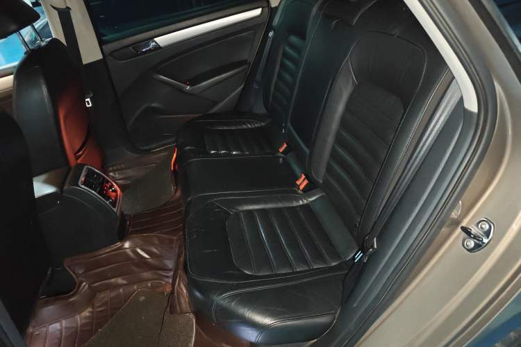 Used Volkswagen Passat 2014 1.8TSI DSG Ultimate Edition Left Rear Seat