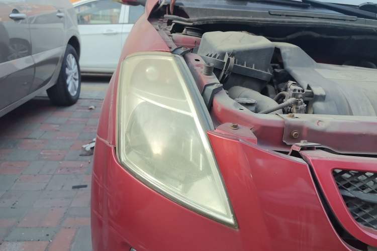 Used FAW Weizhi V2 2010 1.3L Manual Luxury Version Right Front Headlight