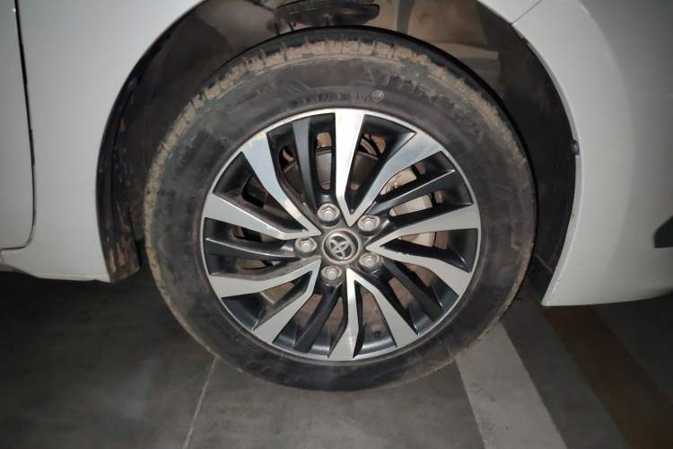 Used Toyota Corolla 2018 Dual-Engine 1.8L E-CVT Smart Edition