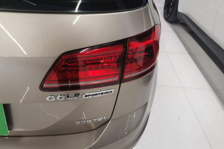 Used Volkswagen Golf Sportsvan 2018 230TSI Automatic Luxury Model