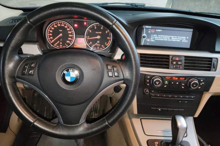 Used BMW 3 Series 2010 320i Luxury Model Audio And AC Panel