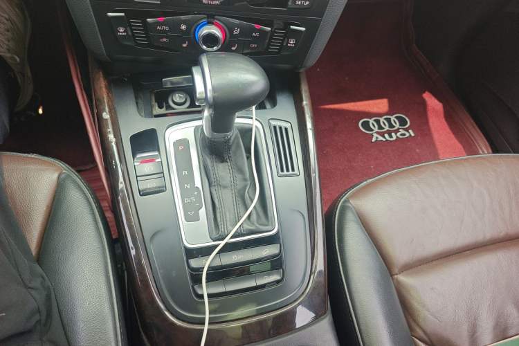 Used Audi Q5 2017 Plus 40 TFSI Ambition Model
