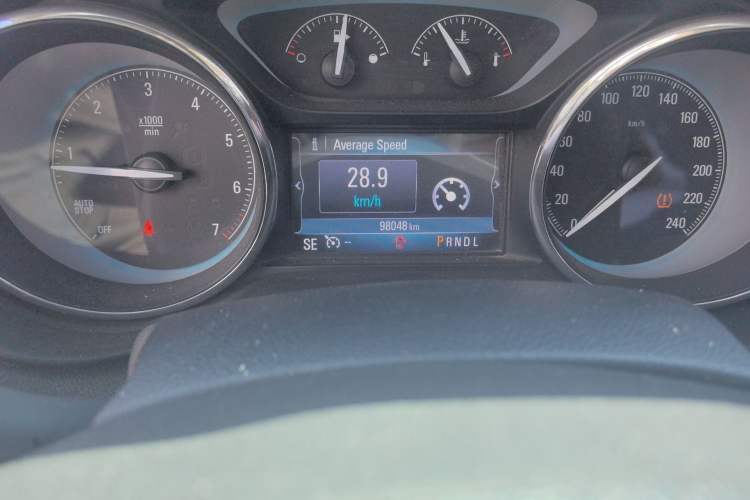 Used Buick Envision 2015 20T Four-Wheel Drive Elite Model Odometer Close Up