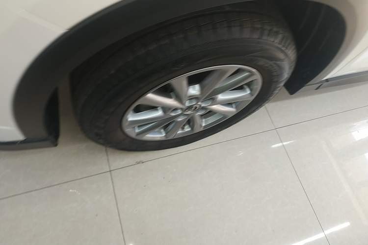 Used Mazda CX-5 2024 2.0L Automatic Two-Wheel Drive Comfort Version Left Front Wheel Hub