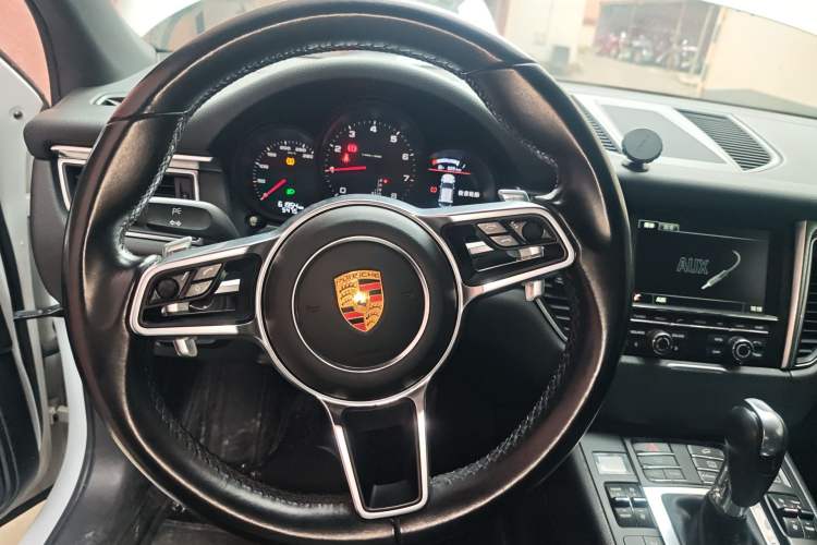 Used Porsche Macan 2016 Macan 2.0T Steering Wheel