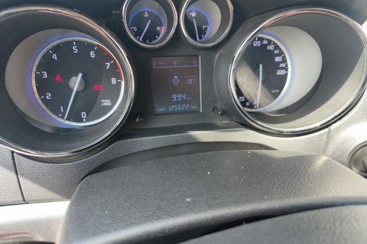 Used Changan CS35 2016 1.6L Manual Luxury Model China V Standard
