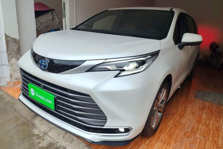 Used Toyota SIENNA 2023 2.5L Hybrid Ultimate Edition