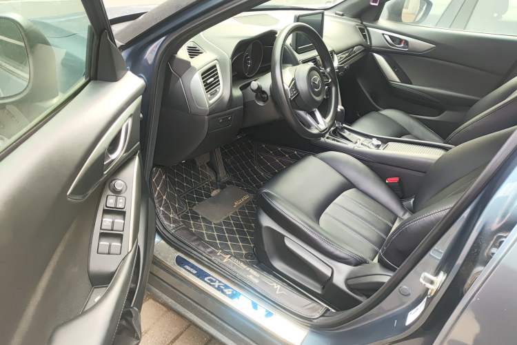 Used Mazda CX-4 2018 2.0L Automatic Two-Wheel Drive Blue Sky Dynamic Version China V Standard