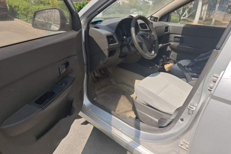 Used Wuling Hongguang 2014 1.5L Base Version
