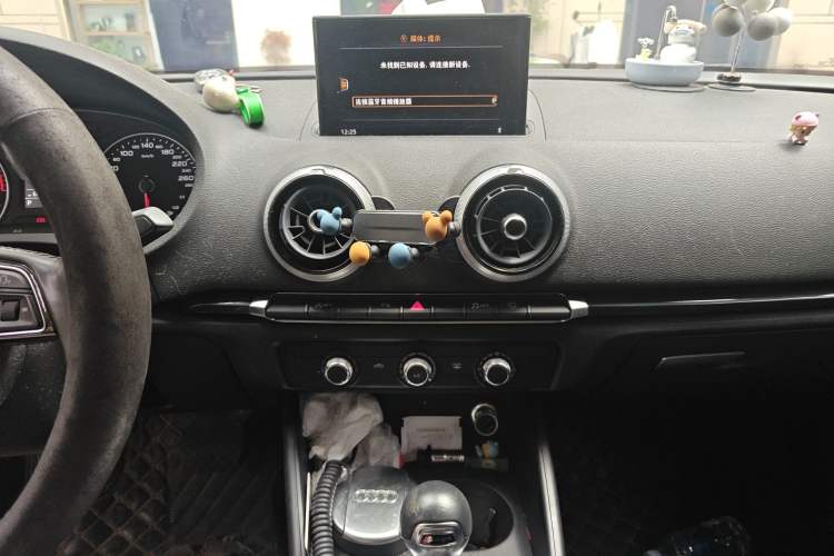 Used Audi A3 2018 30th Anniversary Edition Sportback 35 TFSI Fashion Model Audio And AC Panel