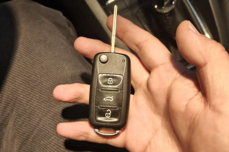 Used Volkswagen Sagitar 2015 1.6L Automatic Comfort Model Vehicle Key