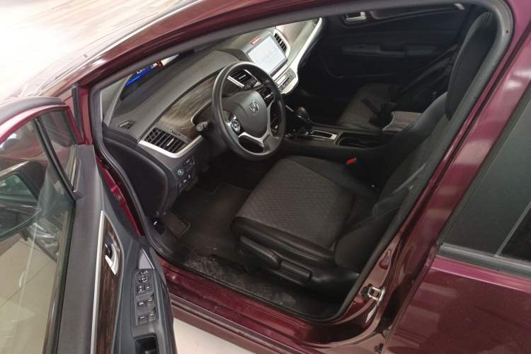 Used Honda Jade 2017 1.8L automatic Comfort version 5 seats
