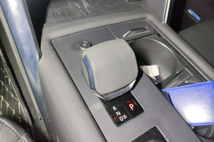 Used Land Rover Discovery 2021 360 PS R-Dynamic S
