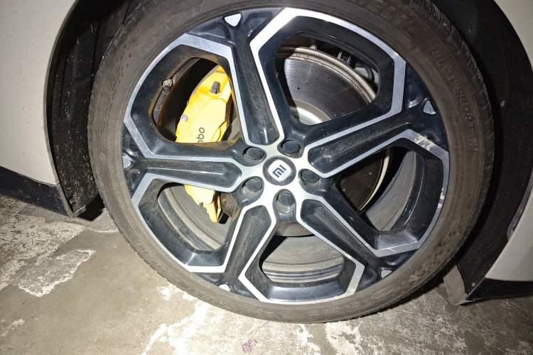 Used Xiaomi Auto SU7 2024 Four-Wheel Drive Ultra-Long Range Advanced Intelligent Driving Max Edition
