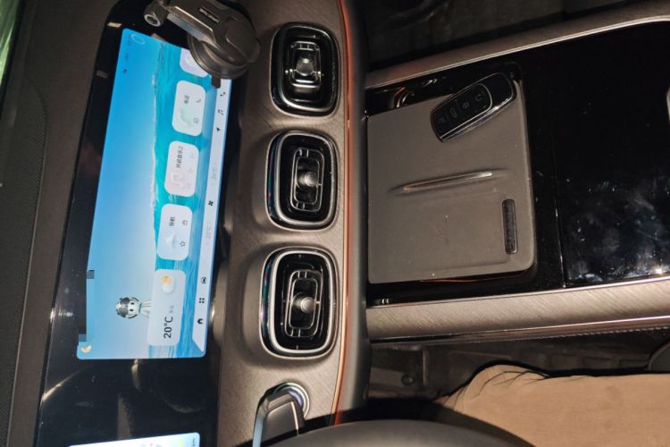 Used Chery Tiggo 9 2025 2.0T Dual-Clutch Two-Wheel Drive Luxury Edition 5 Seats