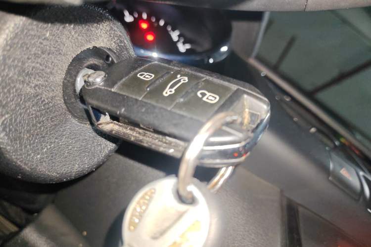 Used Peugeot 3008 2013 2.0L Automatic Trend Edition Vehicle Key