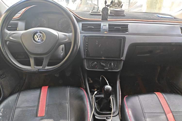 Used Volkswagen Santana 2018 1.5L Manual Fashion Edition Center Console