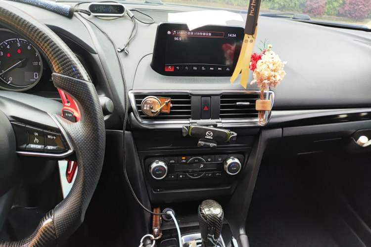 Used Mazda 3 Axela 2017 Sedan 2.0L Automatic Prestige Model China V Standard