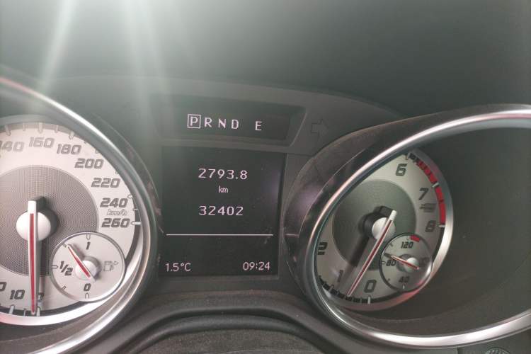 Used Mercedes-Benz SLK-Class 2011 SLK 200 Fashion Model