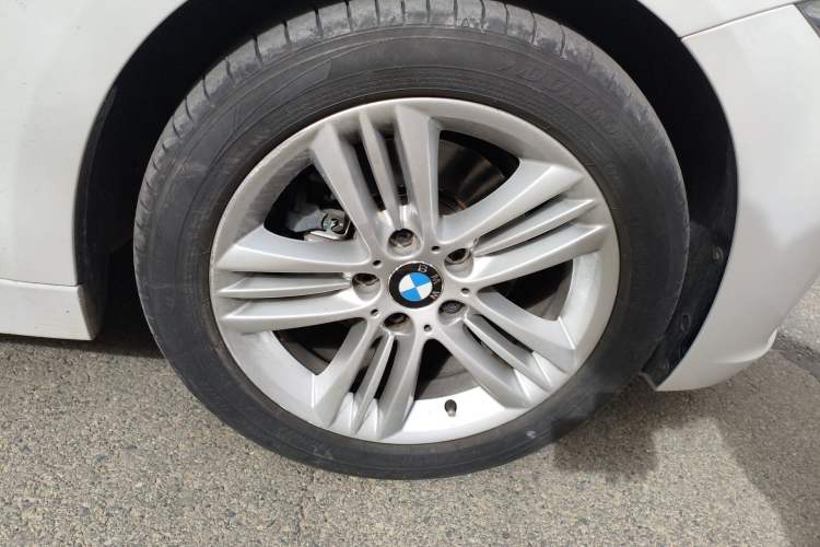 Used BMW 3 Series 2016 320Li Ambition Model Right Front Wheel Hub