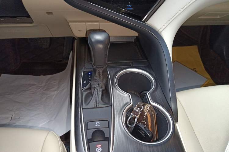 Used Toyota Camry 2023 2.0G Luxury Edition