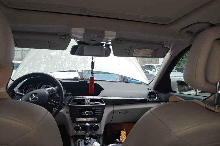 Used Mercedes-Benz C-Class 2011 C 200 CGI Fashion Model