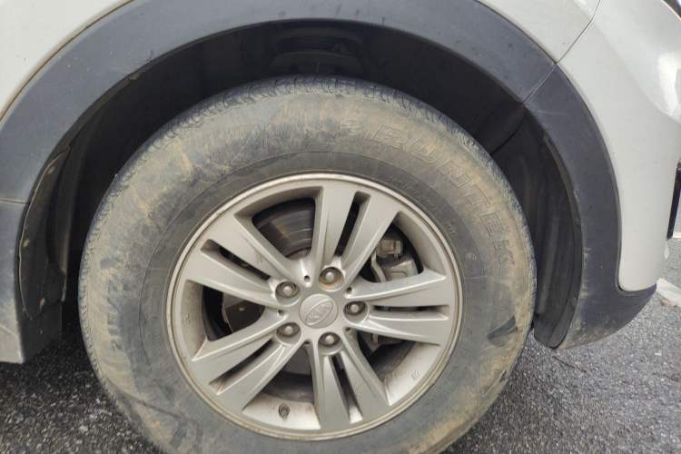 Used Kia Sportage R 2015 2.0L Automatic Two-Wheel Drive GL Right Front Wheel Hub