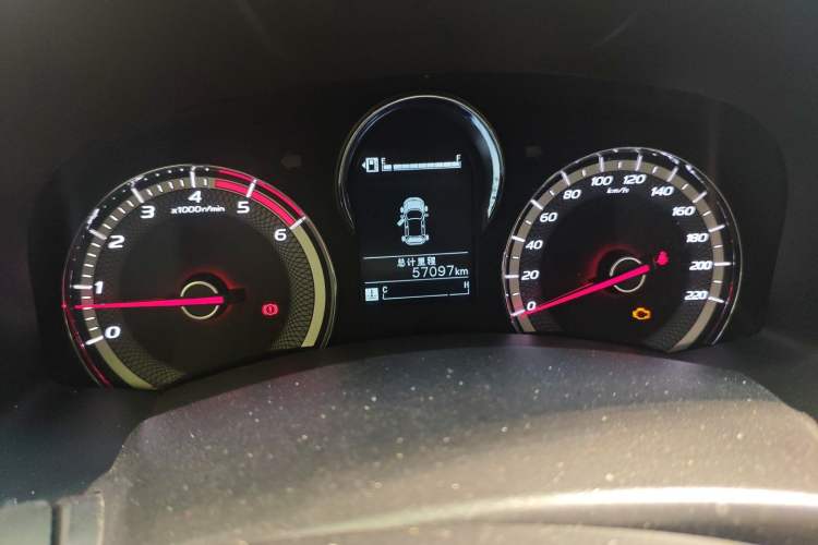 Used Isuzu JLM 2020 2.8T Classic Two-Wheel Drive Diesel Euro VI Comfort Plus Extended Version JE493ZLQ6E
