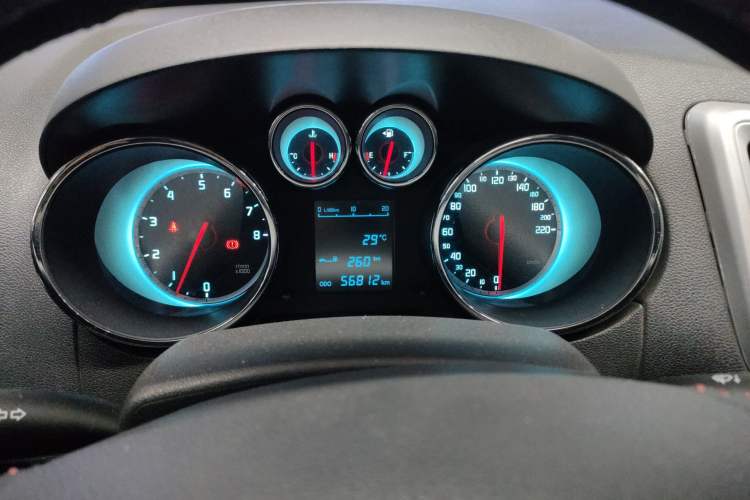 Used CHANGAN CS35 2014 1.6L Manual Luxury Model China IV Standard