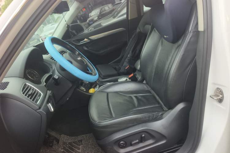 Used Audi Q3 2015 35 TFSI Comfort Model Left Front Seat