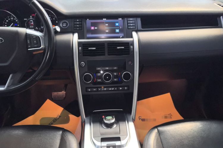 Used Land Rover Discovery Sport 2018 240 PS SE Version Audio And AC Panel