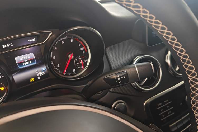 Used Mercedes-Benz GLA 2018 GLA 200 Sport Edition Gear Lever