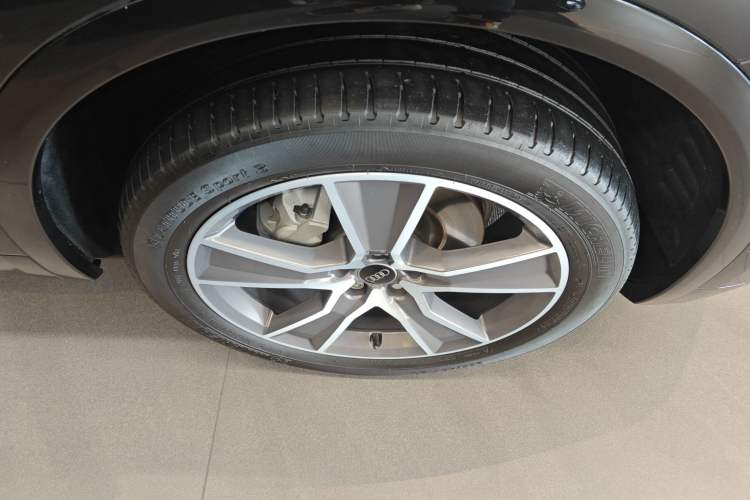 Used Audi Q5L 2022 Updated 45T Luxury Dynamic Version Exterior 4