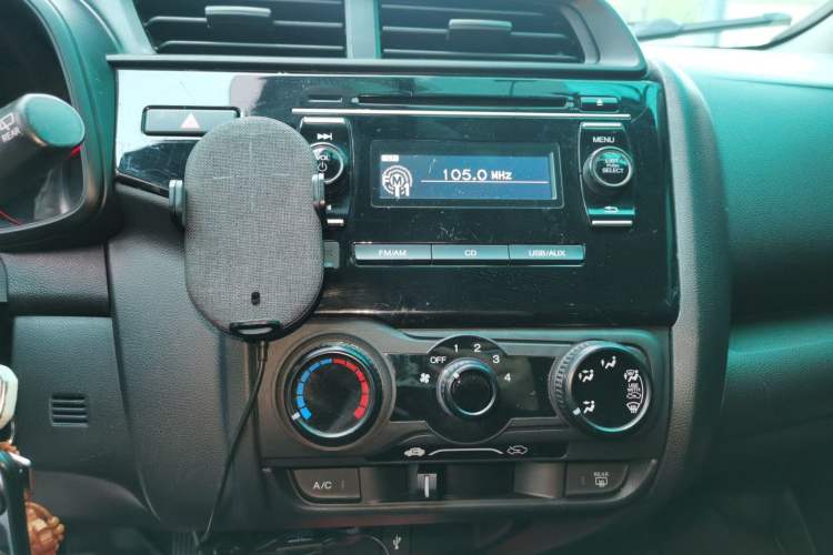 Used Honda Fit 2018 1.5L CVT Comfort Sunroof Version Audio And AC Panel