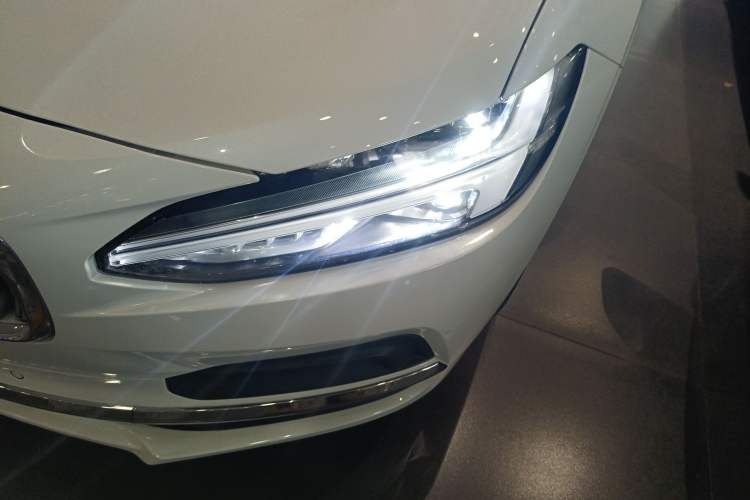 Used Volvo S90 2022 B5 Zhiyuan Luxury Edition
