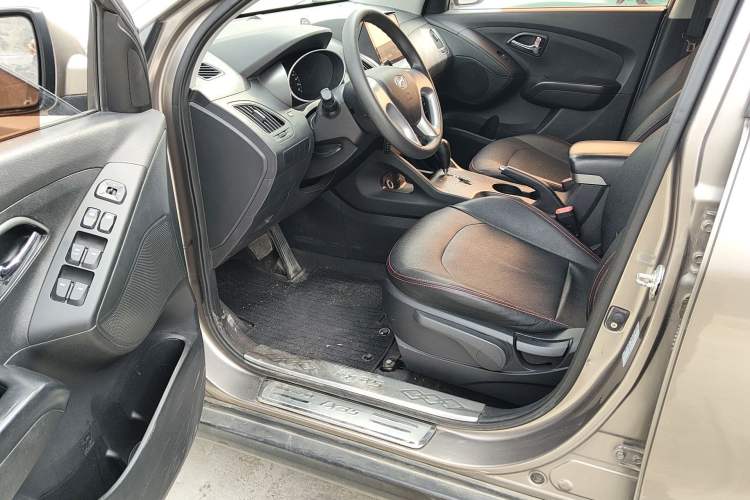 Used Hyundai ix35 2015 2.0L Automatic 2WD Comfort Edition China V Standard Driver Seat