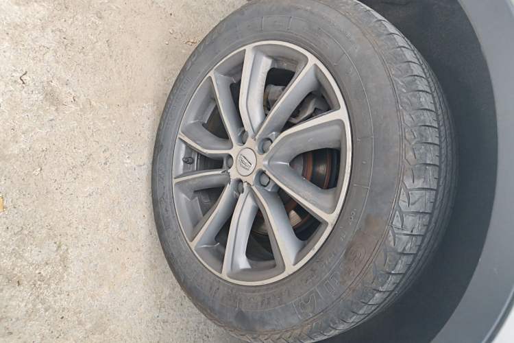 Used Geely Auto Emgrand X7 Sport 2020 1.8TD DCT Two-Wheel Drive Smart Connect 4G-Enabled Version
