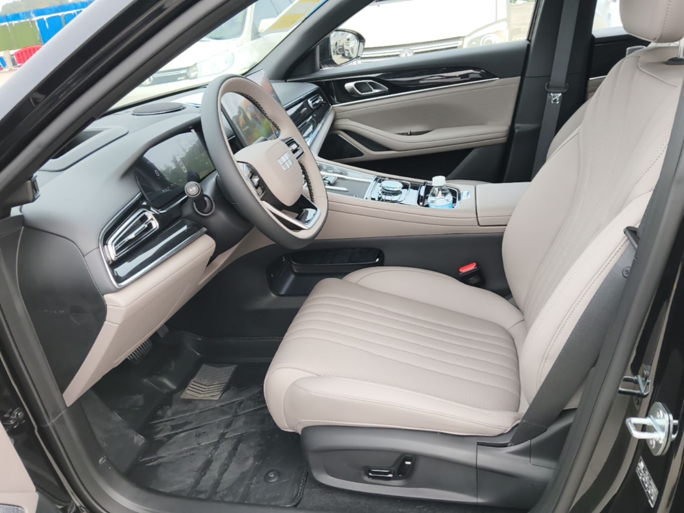 Geely Galaxy Starlight 7 2026 220km Four-Wheel-Drive Exploration+ Edition — снимка 17