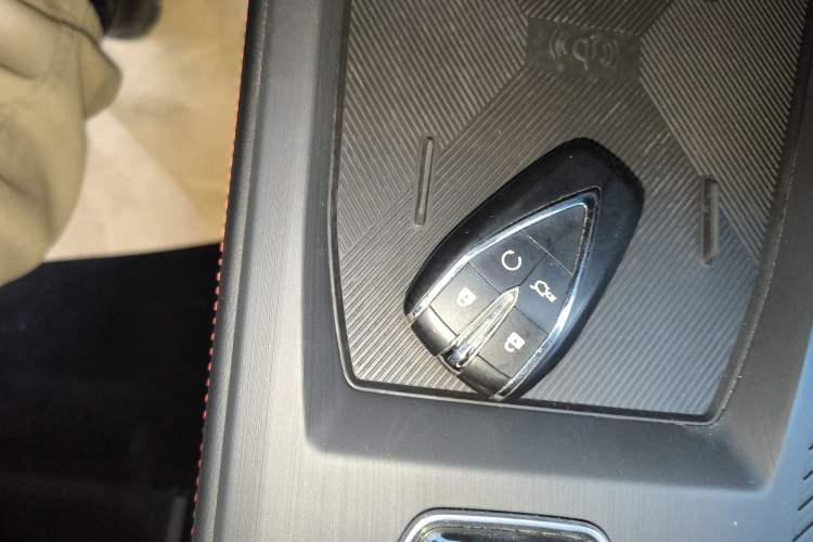 Used Oshan Z6 2022 Blue Whale 1.5T DCT Smart Edition
