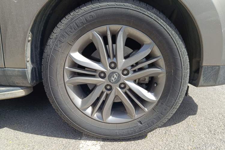 Used Hyundai ix35 2013 2.0L Automatic Two-Wheel Drive Smart GLS China V Standard
