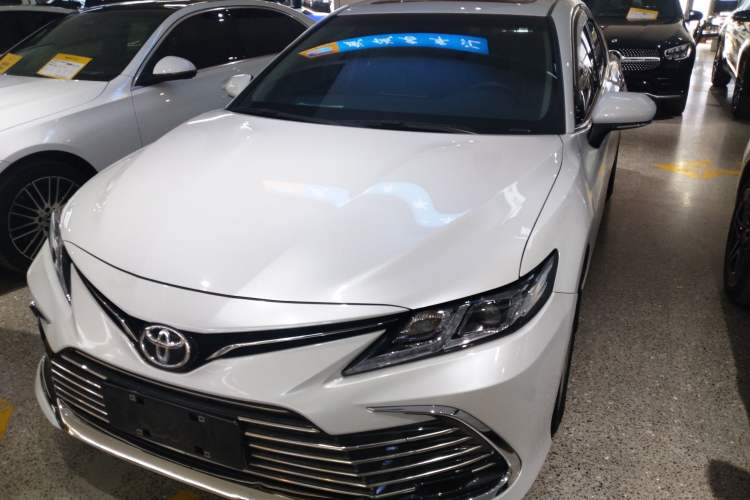 Used Toyota Camry 2022 2.0GVP Premier Edition

