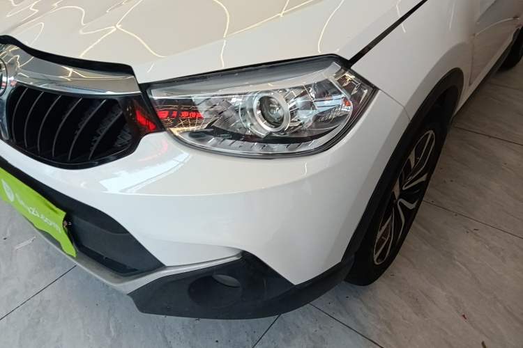 Used Brilliance V3 2015 1.5T Automatic Elite Model Left Front Headlight