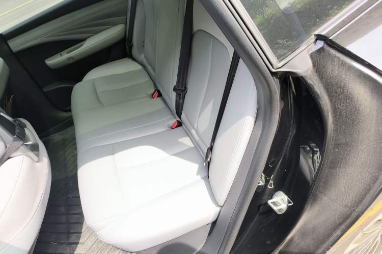 Used Nissan N7 2025 510 Pro Left Rear Seat