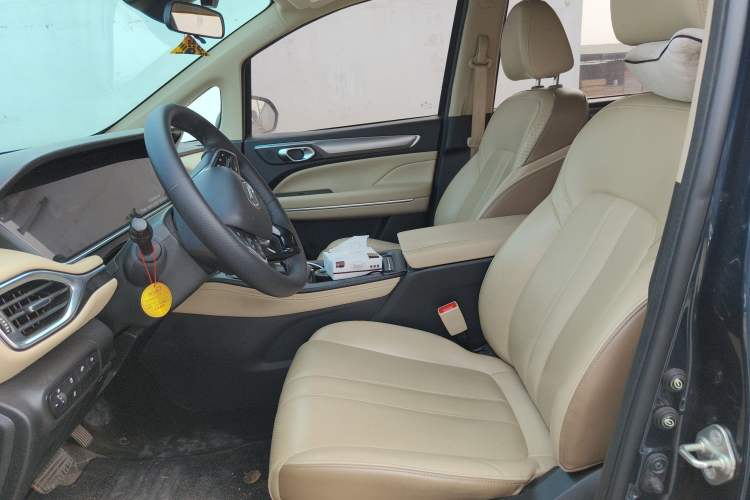 Used GAC Trumpchi M6 2021 PRO 270T Automatic Luxury Edition Left Front Seat