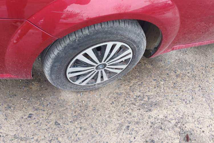 Used Buick Excelle 2013 1.5L Automatic Classic Model Exterior 4