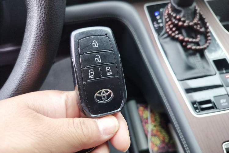 Used Toyota Granvia 2024 2.5L Hybrid Comfort Edition