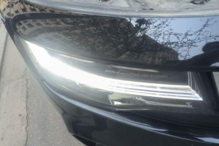 Used Geely Auto Haoyue 2020 1.8TD DCT Flagship 7-Seater Right Front Headlight