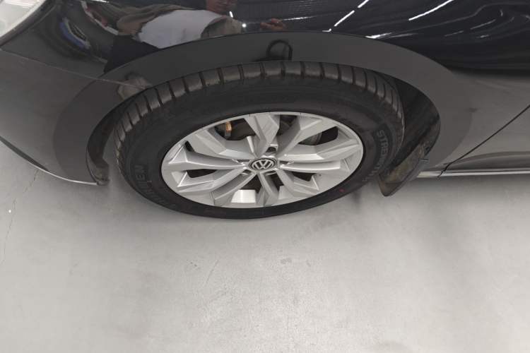 Used Volkswagen Magotan 2017 330TSI DSG Luxury Model Exterior 4